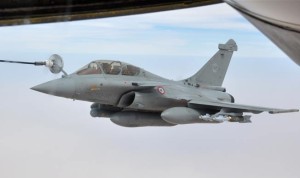 French fighter aircraft refuels from a KC-135 Stratotanker